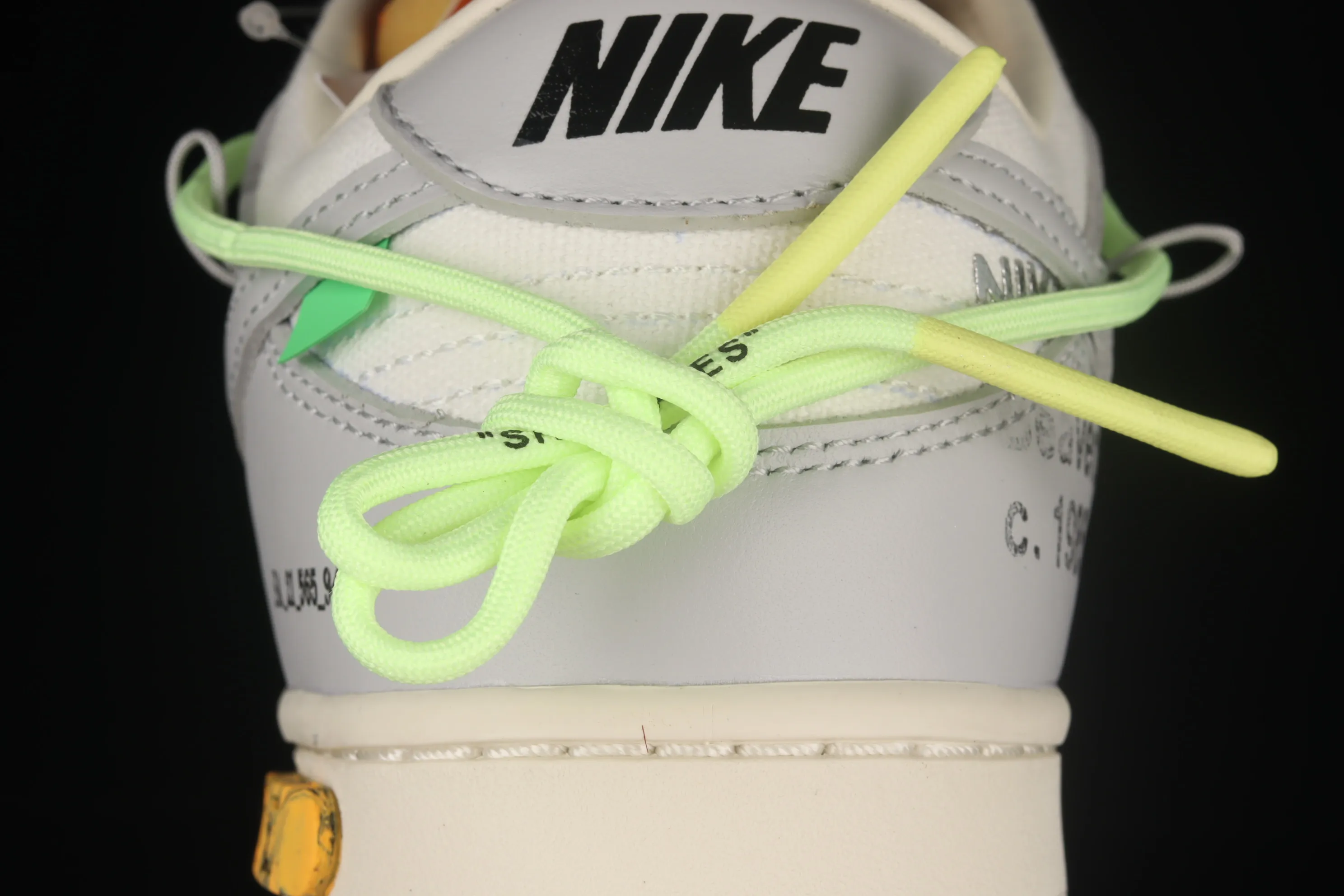 All Categories Nk SB Dunk Series Nk SB Dunk Low Low-top Sneakers Pure Original Version OF x Nk Dunk Low OW White Gray Casual Sports Skateboard Shoes DM1602-128
